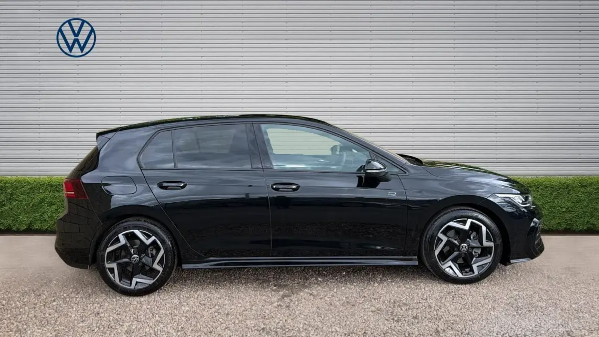 Used VW Golf VIII R-line 150 HP (110 kW) 2025 Black Hatchback
