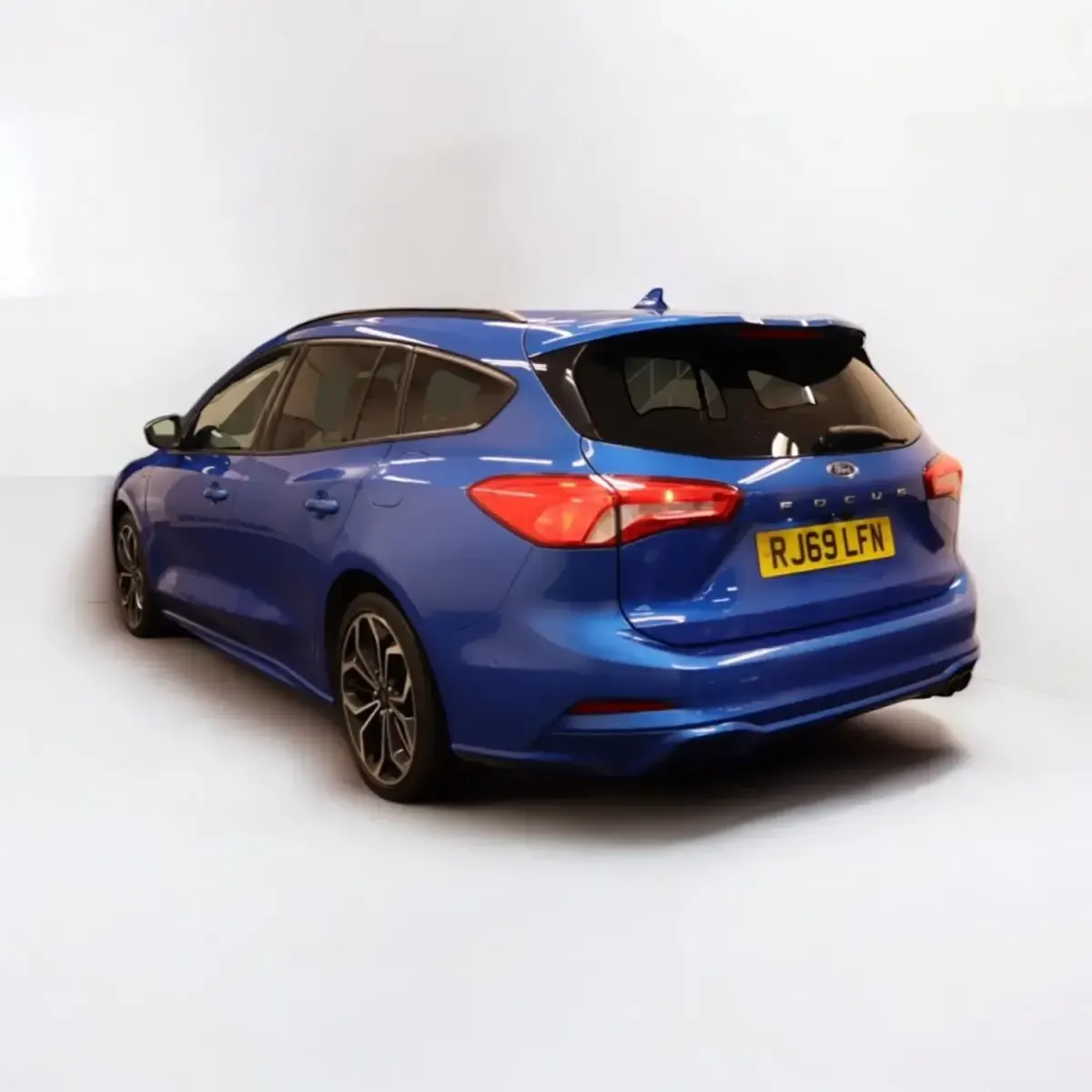 Used Ford Focus ST-Line X 120 HP (88 kW) 2020 Blue Estate
