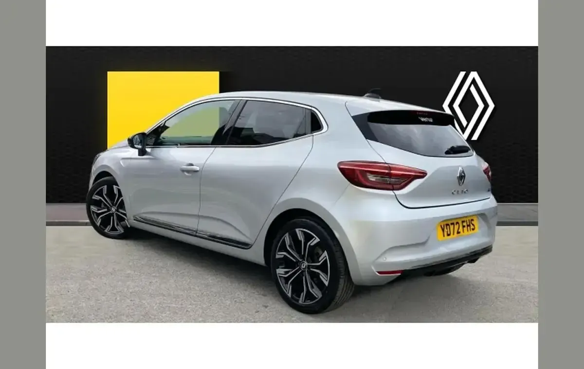 Used Renault Clio Techno 143 HP (105 kW) 2022 Silver Hatchback