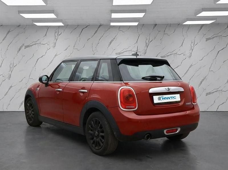 Used Mini Cooper Hatch 136 HP (100 kW) 2015 Red Hatchback