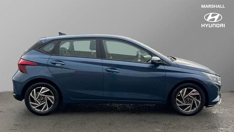 Used Hyundai i20 Advanced 100 HP (73 kW) 2025 Blue Hatchback
