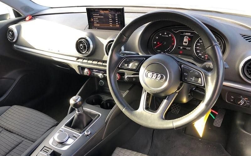 Used Audi A3 Sport 116 HP (85 kW) 2018 White Sedan