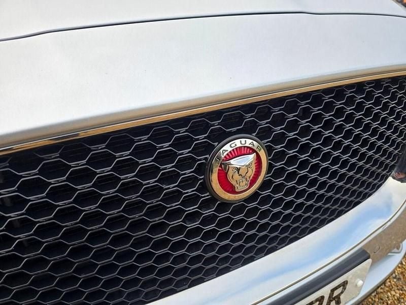 Used Jaguar F-Pace Portfolio 240 HP (176 kW) 2019 Silver SUV