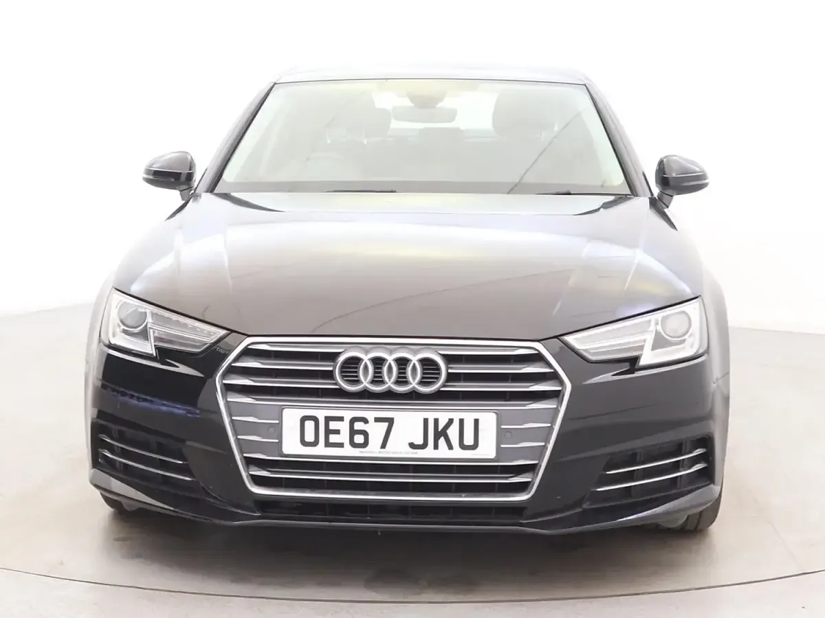 Used Audi A4 Advanced 190 HP (139 kW) 2017 Black Sedan