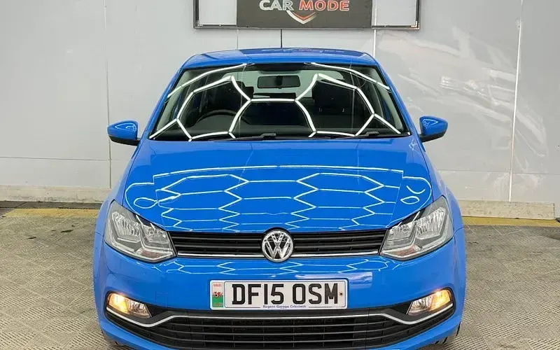 Begagnad VW Polo SE 90 HK (66 kW) 2015 Halvkombi