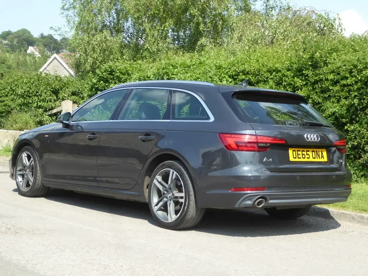 Used Audi A4 S-Line 163 HP (119 kW) 2015 Grey Estate