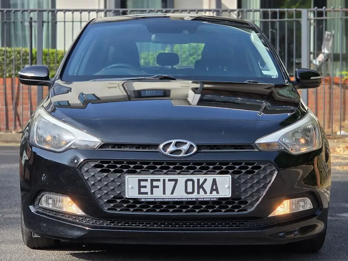 Used Hyundai i20 SE 84 HP (61 kW) 2017 Black Hatchback