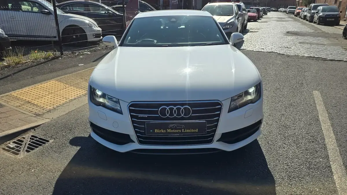 Used Audi A7 S-Line 2013 White Hatchback