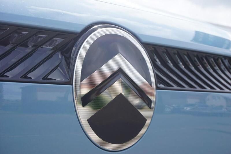Blue New 2025 Citroën C3 Hatchback | £17,629 (Fair price) - Image 1/4