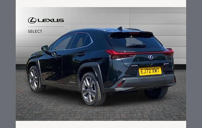 Usado Lexus UX 300e 150 kW (204 HP) 2023 Preto SUV