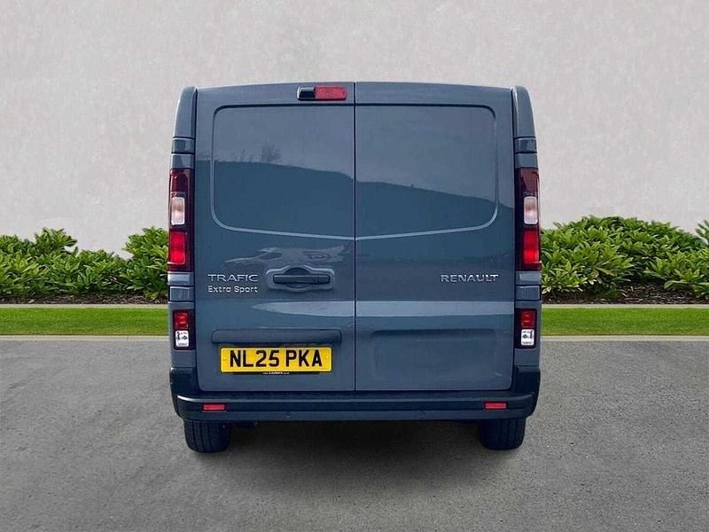 Used Renault Trafic 170 HP (125 kW) 2025 Grey  MPV