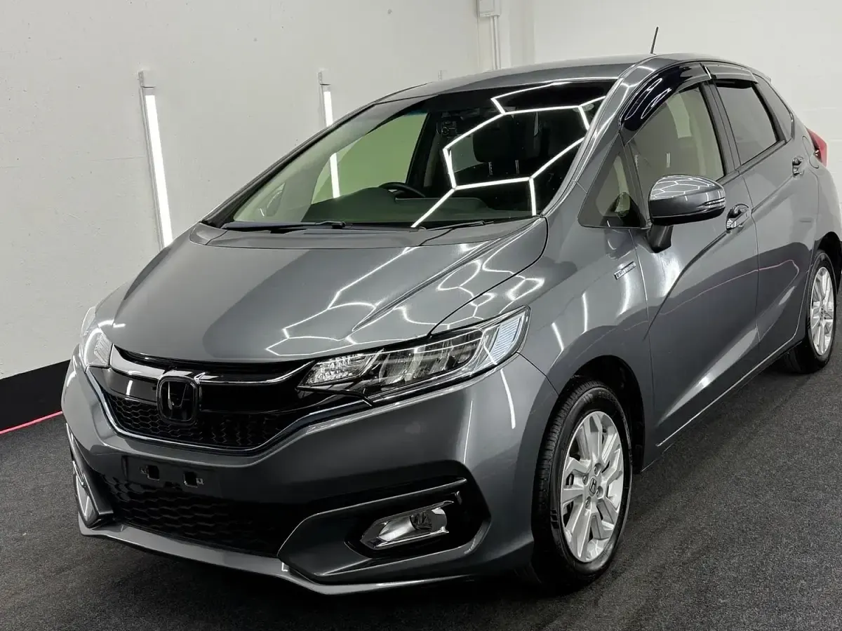 Used Honda Fit Hybrid 109 HP (80 kW) 2026 Grey Hatchback