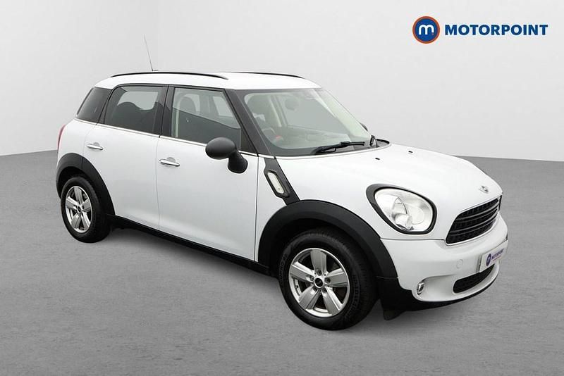 White Used 2015 Mini One Countryman Pepper SUV | £9,099 (A bit pricey) - Image 1/4