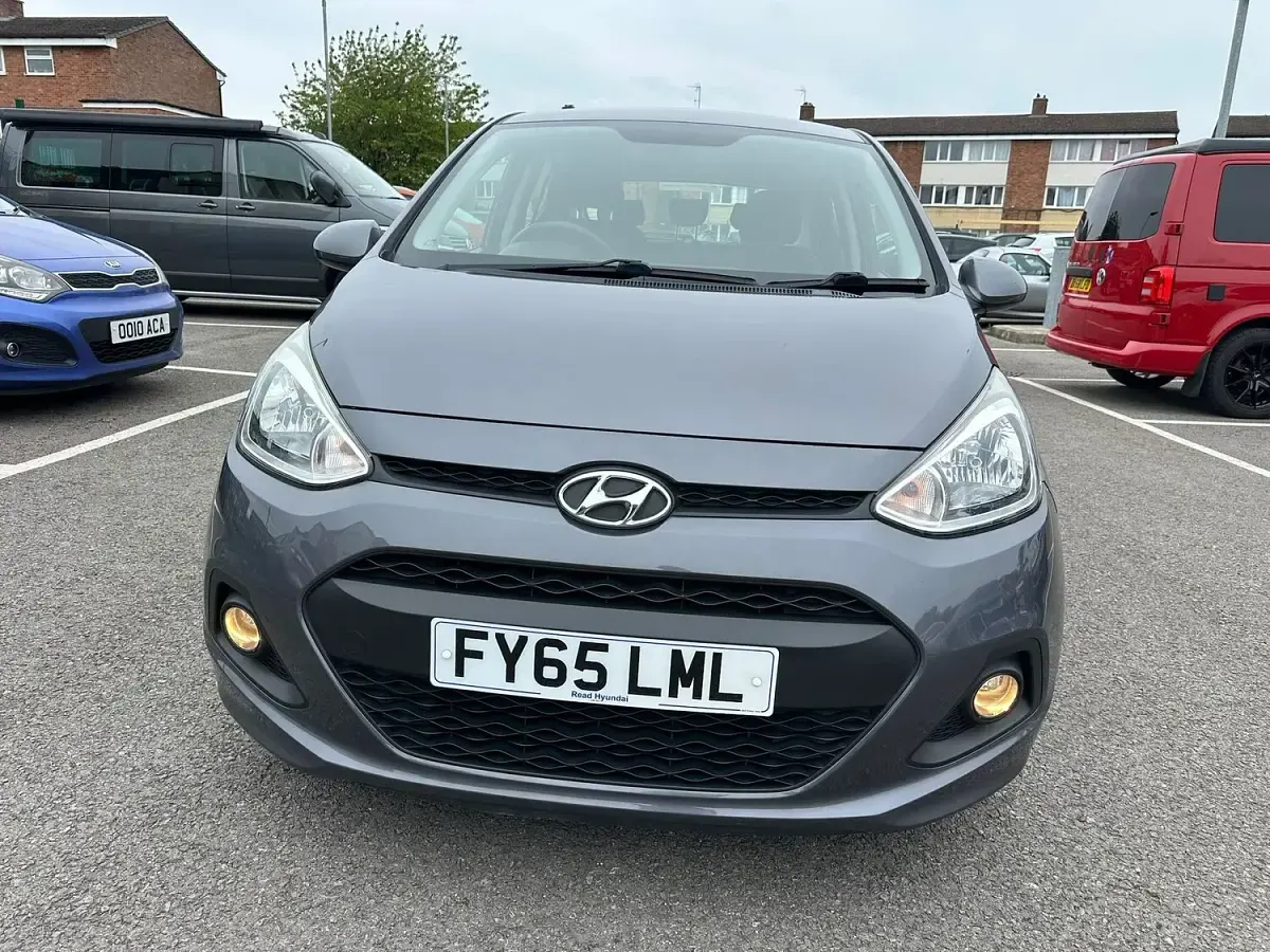 Used Hyundai i10 SE 66 HP (48 kW) 2015 Grey Hatchback