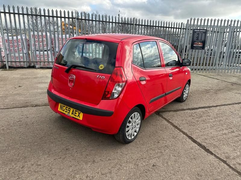 Used Hyundai i10 Classic 78 HP (57 kW) 2010 Red Hatchback