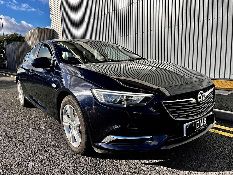 Blue Used 2018 Vauxhall Insignia Design Edition Hatchback | £5,850 (Good price) - Image 1/4