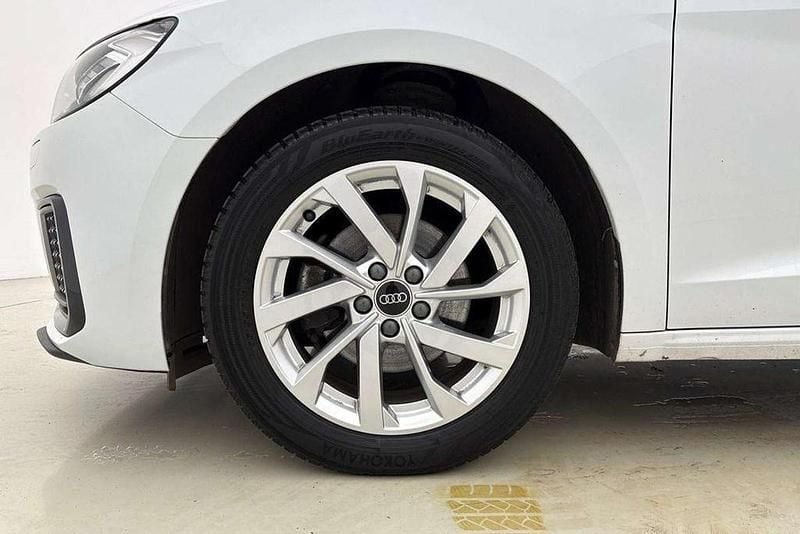 Used Audi A1 Sport 108 HP (79 kW) 2022 White SUV