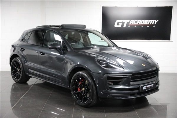 Volcano grey metallic Used 2022 Porsche Macan SUV | £48,990 (Super price) - Image 1/1