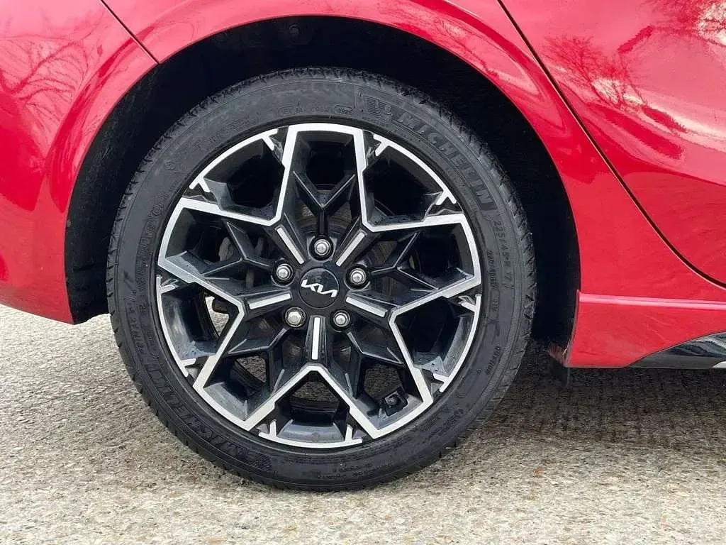 Used Kia Ceed GT-Line 138 HP (101 kW) 2025 Red Hatchback