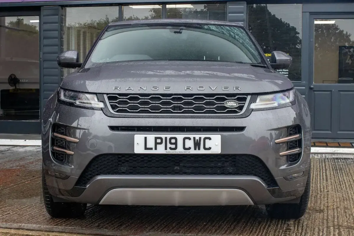 Used Land Rover Range Rover evoque SE Dynamic 180 HP (132 kW) 2019 Grey SUV