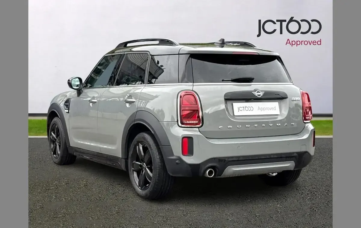 Begagnad Mini Cooper Countryman Classic 134 HK (98 kW) 2022 Grå SUV
