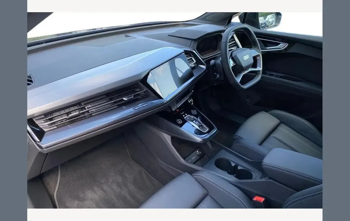Used Audi Q4 e-tron Black Edition 207 kW (282 HP) 2025 Blue SUV