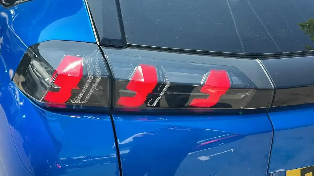 Used Peugeot 2008 Premium 129 HP (94 kW) 2022 Blue SUV
