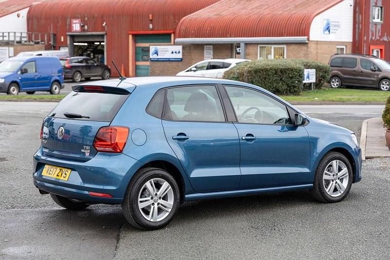 Used VW Polo Edition 90 HP (66 kW) 2017 Blue Hatchback