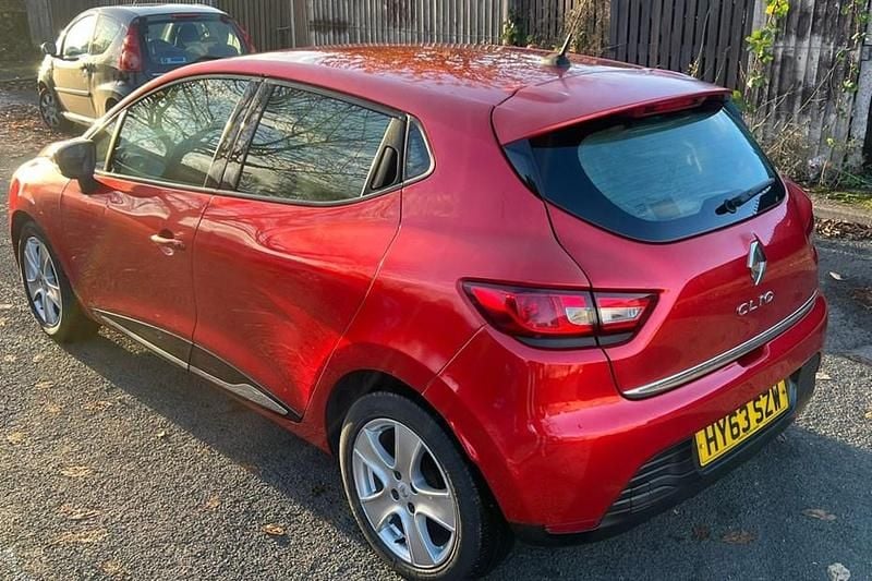 Red Used 2013 Renault Clio IV Dynamique Hatchback | £2,500 (Good price) - Image 1/1