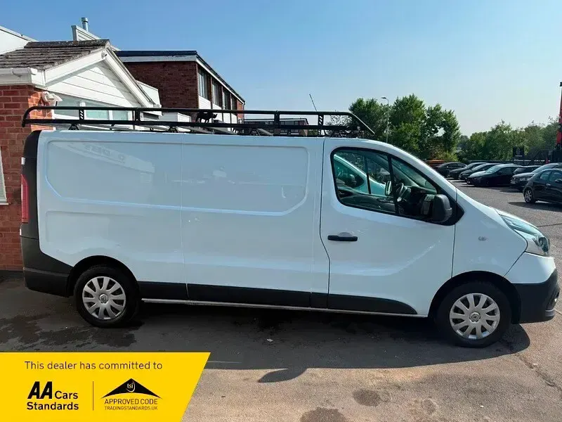 Used Renault Trafic Business 2016 White MPV