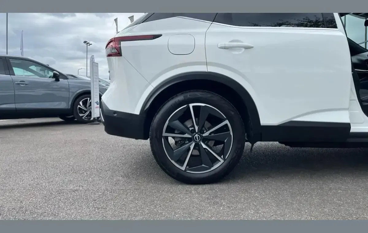 Used Nissan Qashqai Tekna 190 HP (139 kW) 2022 White SUV