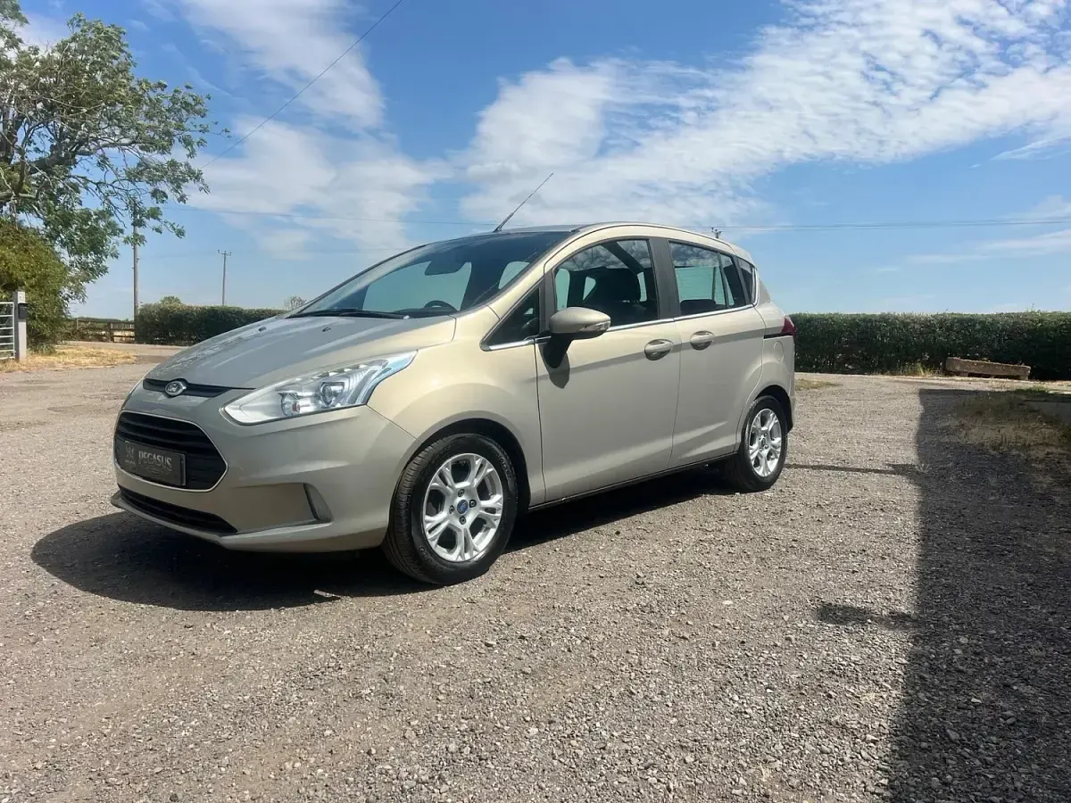 Used Ford B-MAX Zetec 90 HP (66 kW) 2015 Silver MPV