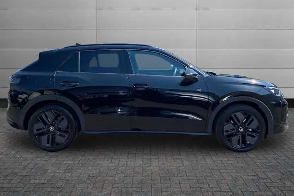 Used VW T-Roc 150 HP (110 kW) 2026 SUV