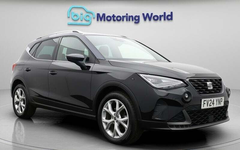 Black Used 2024 Seat Arona FR SUV | £15,100 (Fair price) - Image 1/4