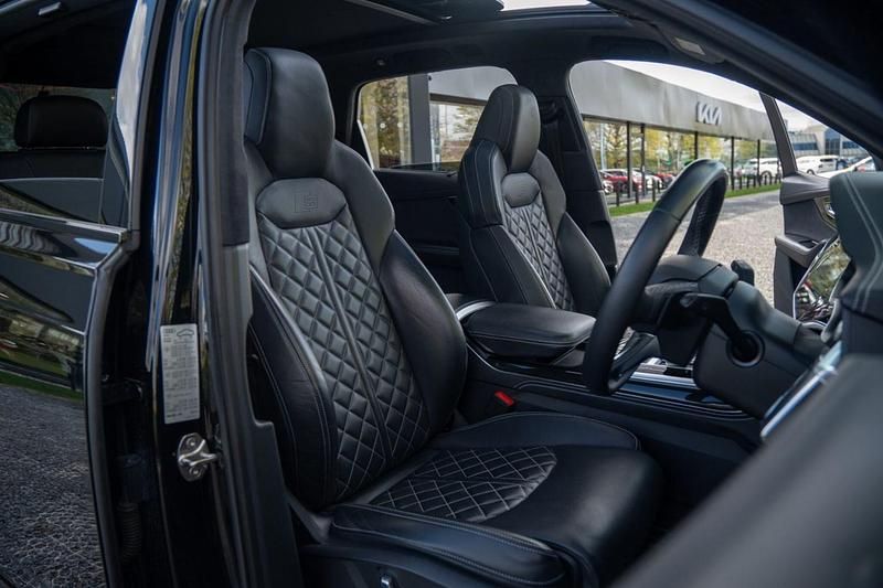 Used Audi Q7 Comfort 286 HP (210 kW) 2023 Black SUV