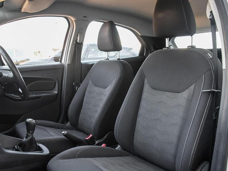 Used Ford Ka Zetec 69 HP (50 kW) 2017 White Sedan