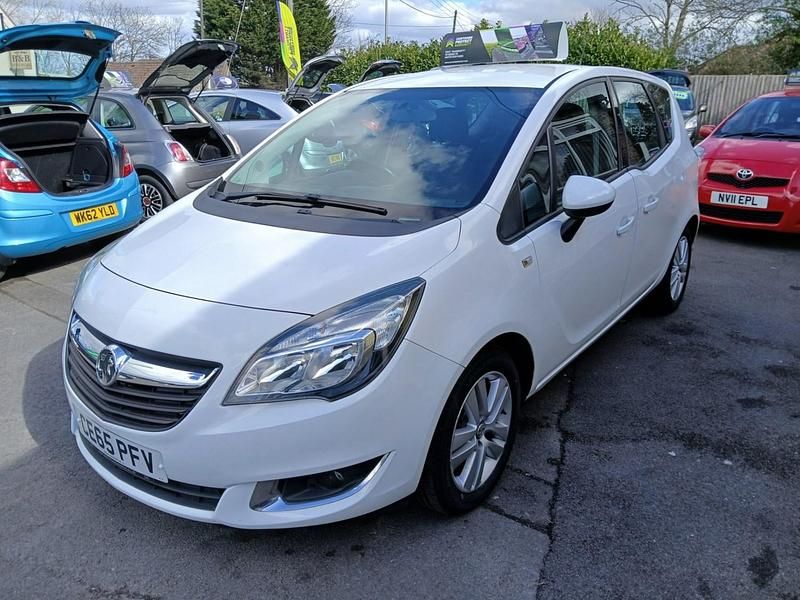 Second-hand Vauxhall Meriva 2015 Alb Monovolum