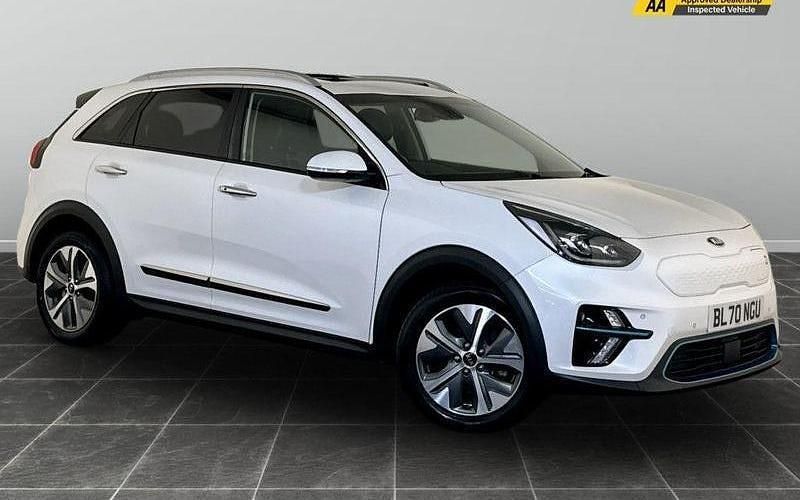 White Used 2021 Kia e-Niro 4 SUV | £14,495 (Super price) - Image 1/2