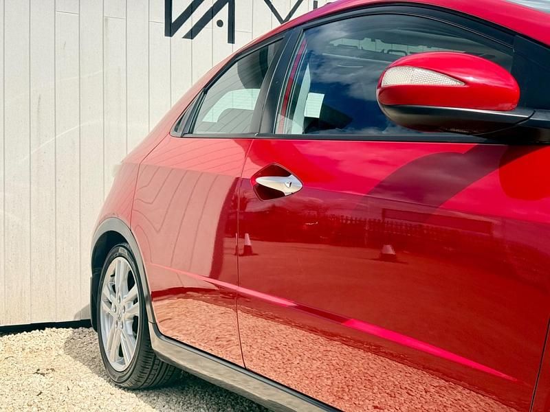 Used Honda Civic ES 2009 Red Hatchback