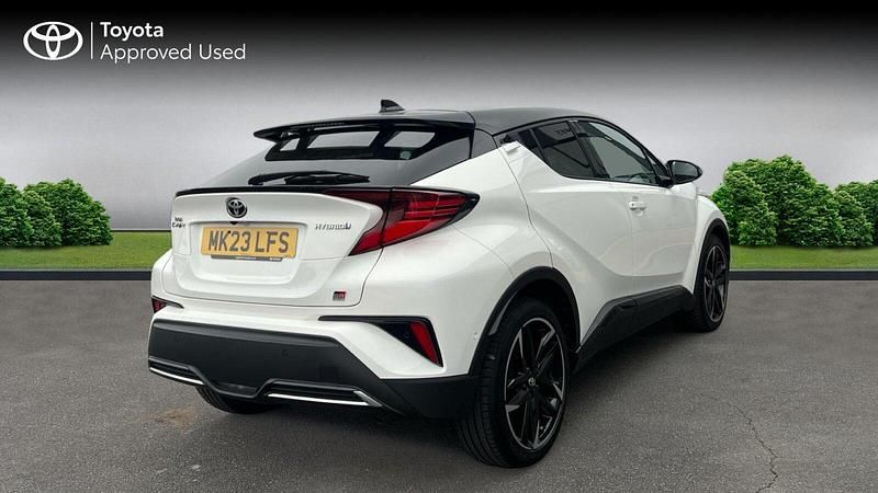 Used Toyota C-HR Sport 122 HP (89 kW) 2023 Pure white  bitone SUV