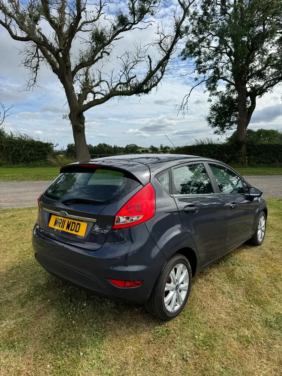 Used Ford Fiesta Zetec 2011 Grey Hatchback