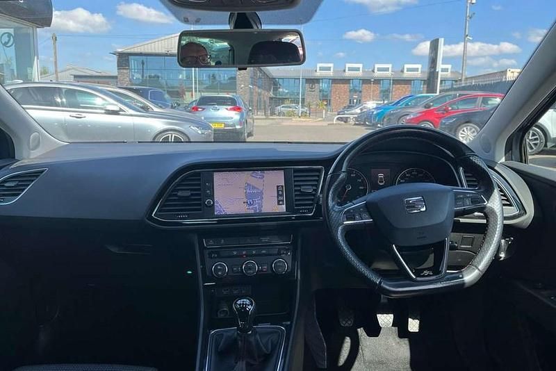 Used Seat Leon FR 125 HP (91 kW) 2018 Blue Hatchback