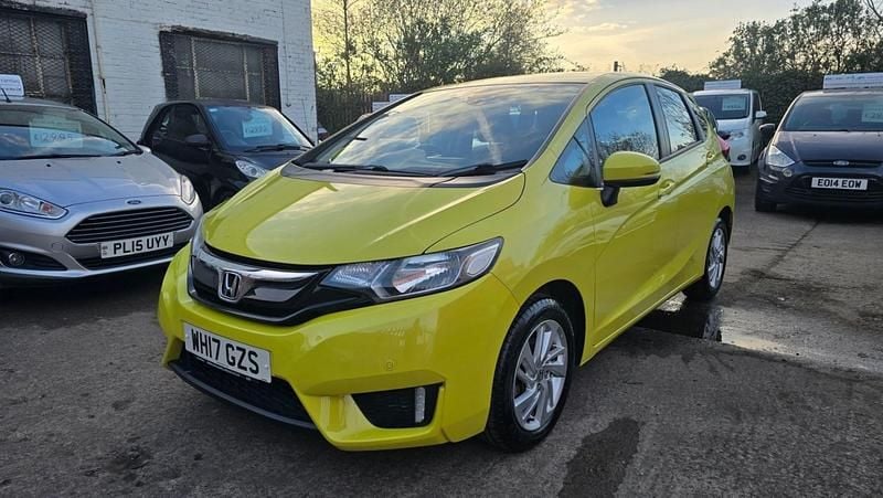 Used Honda Jazz SE 2017 Yellow Hatchback
