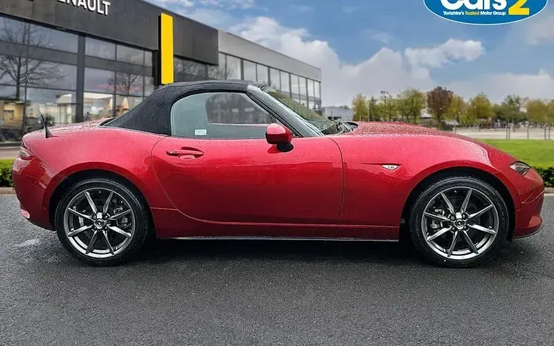 Used Mazda MX5 Inclusive 184 HP (135 kW) 2021 Red Cabriolet