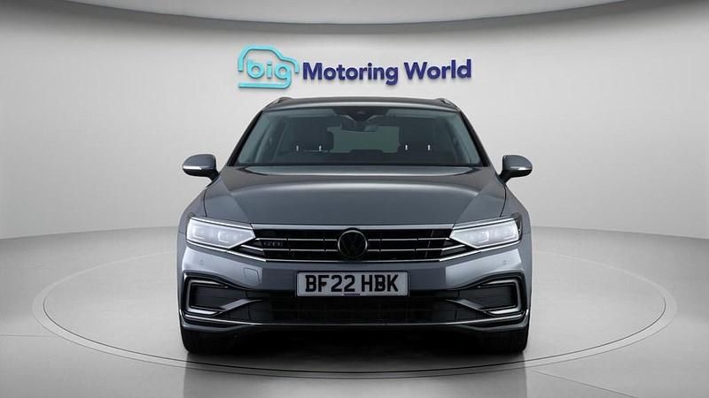 Used VW Passat Advance 218 HP (160 kW) 2022 Grey Estate