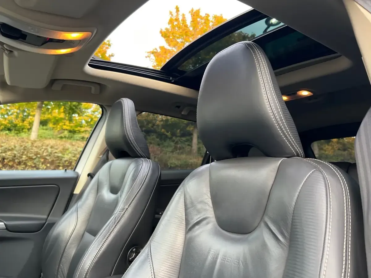 Used Volvo XC60 SE Lux 215 HP (158 kW) 2012 Blue SUV