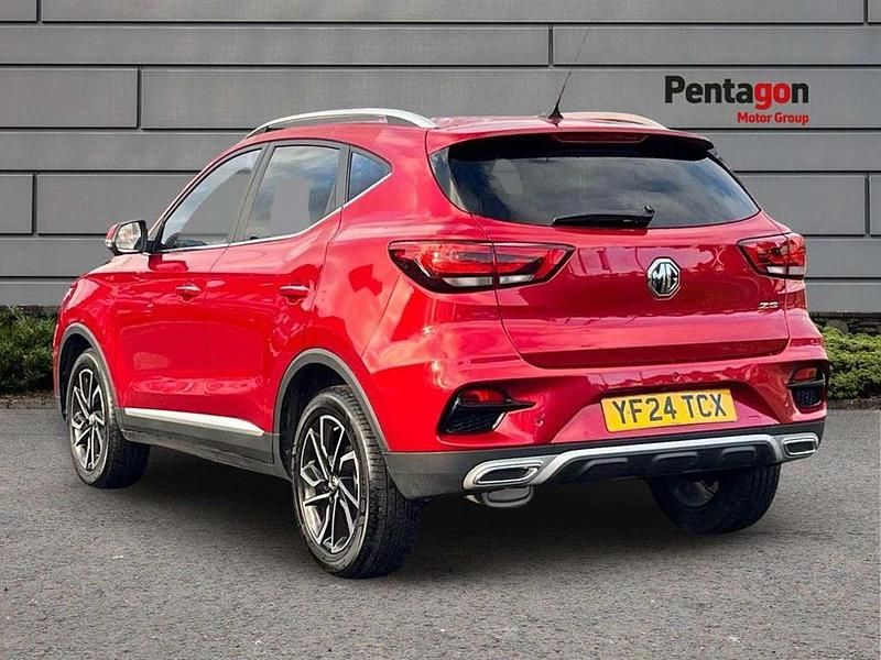 Used MG ZS Exclusive 109 HP (80 kW) 2024 Red SUV