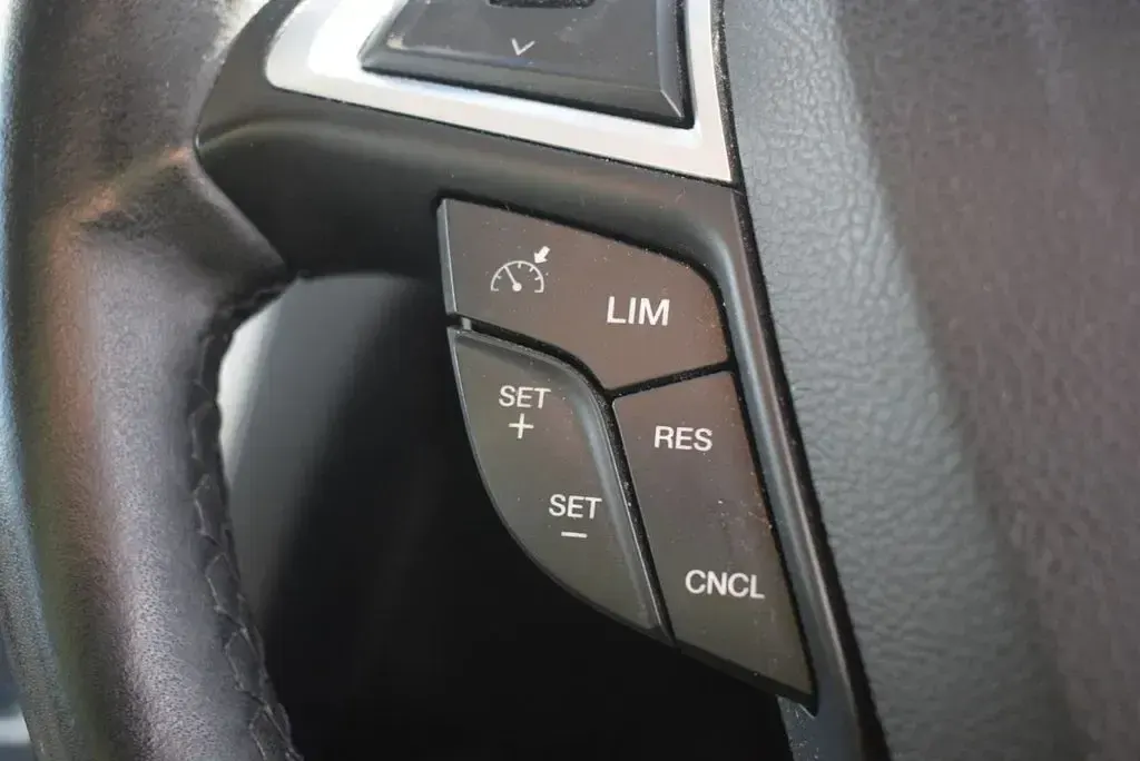 Used Ford Mondeo Style 120 HP (88 kW) 2017 Blue Hatchback