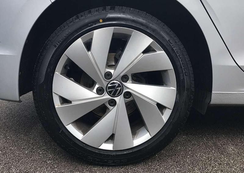 Used VW Golf VIII Style 150 HP (110 kW) 2022 Silver Hatchback