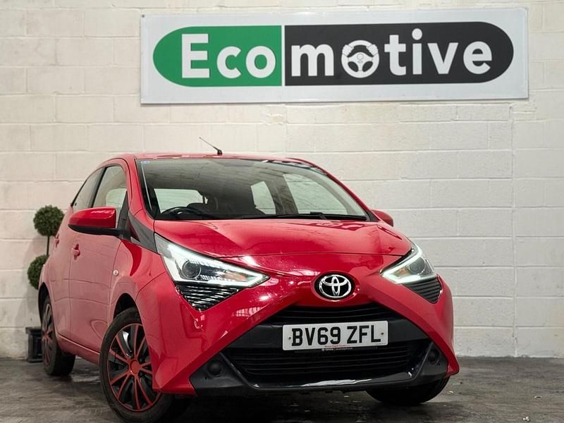 Used Toyota Aygo X-play 2019 Red Hatchback
